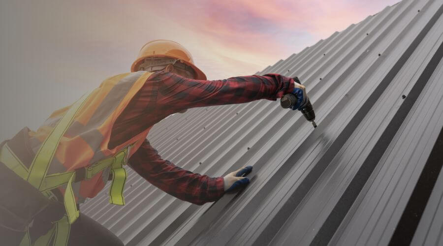 Professional gutter cleaning in Olathe, CO